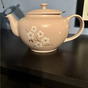 Le creuset tea pot cherry blossom Sakura